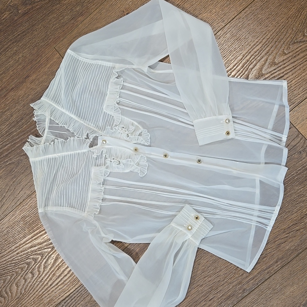 I. MAGNIN & CO VINTAGE Off WHITE SHEER BUTTON FRONT  BLOUSE..   #7534